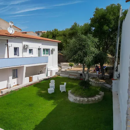 Beb Con Piscina Del Borgo 3* Badesi