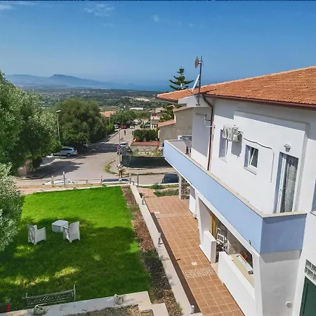 Beb Con Piscina Del Borgo Πανσιόν 3*