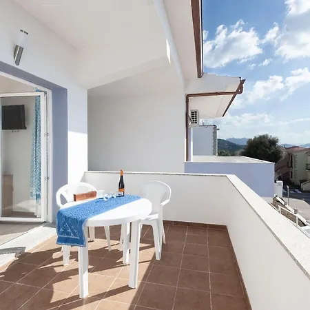 Beb Con Piscina Del Borgo Πανσιόν