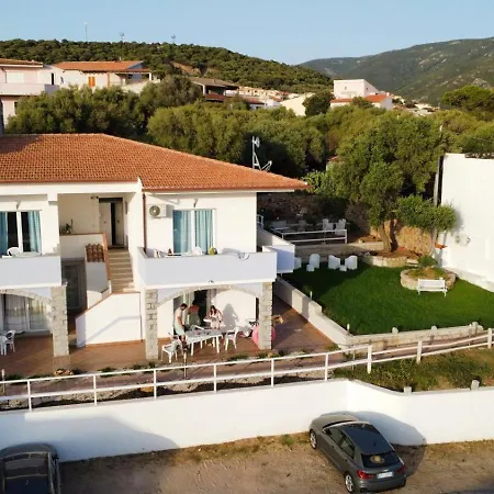 Πανσιόν Beb Con Piscina Del Borgo 3*