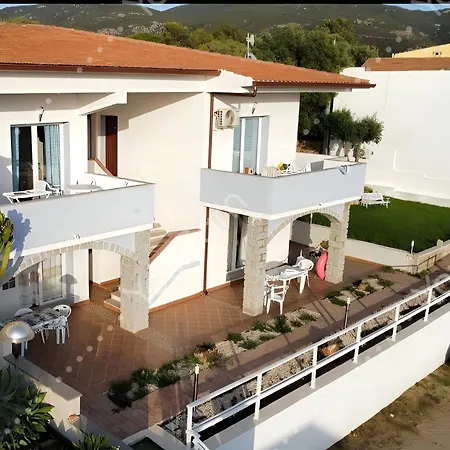 Beb Con Piscina Del Borgo Πανσιόν